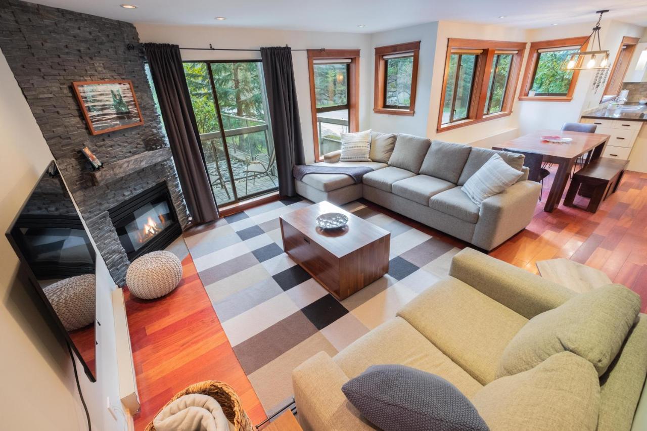 Greyhawk By Outpost Whistler Villa Kültér fotó