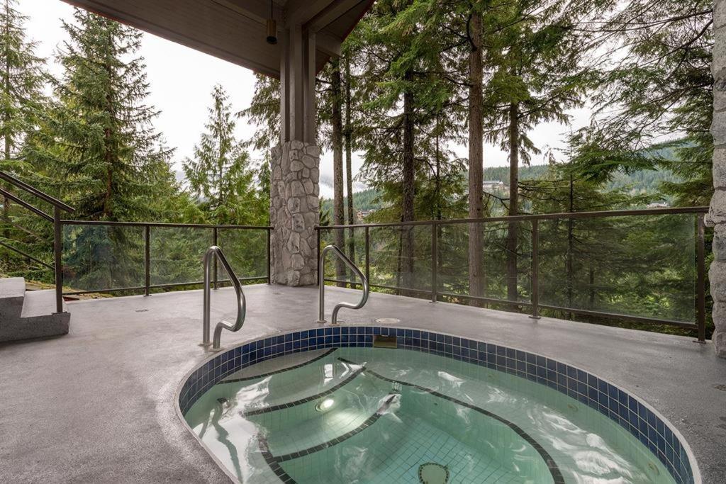 Greyhawk By Outpost Whistler Villa Kültér fotó