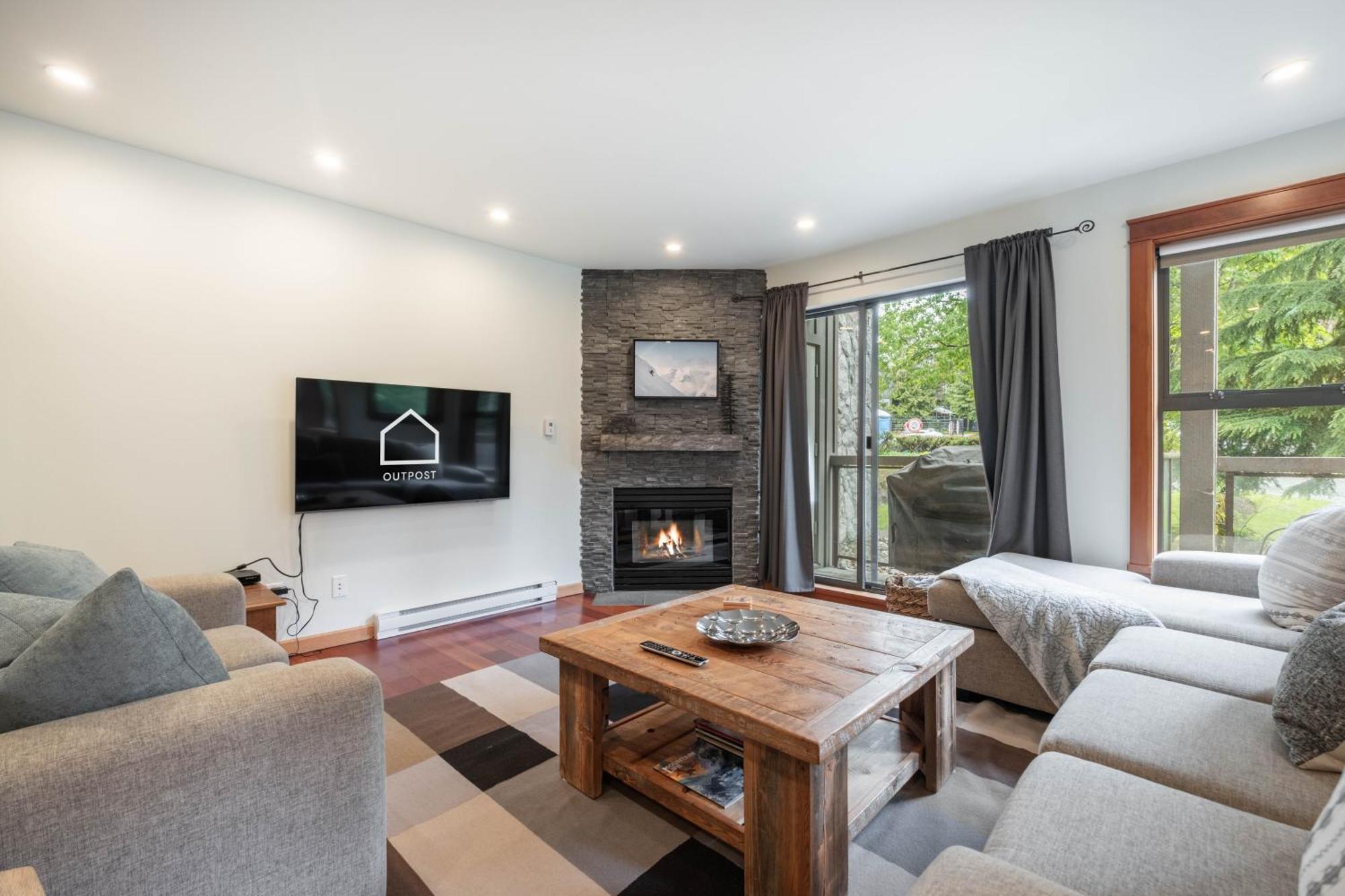 Greyhawk By Outpost Whistler Villa Kültér fotó